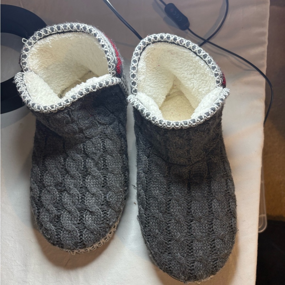 Women’s Muk Luck Bootie Slippers - Large 9/10